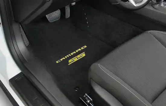 Camaro SS Yellow Logo Velourtex Mats Ebony Driver_1